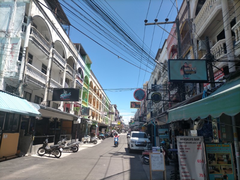 ソイチャイヤプーン昼