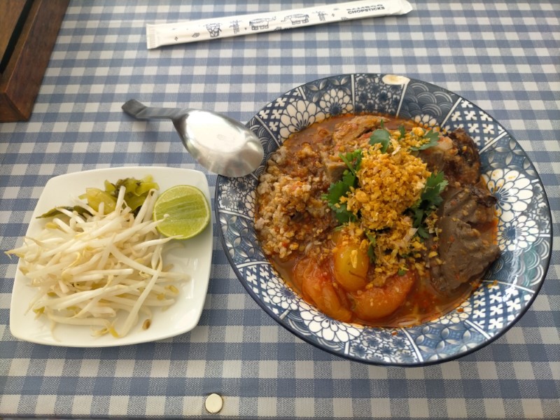 カオソーイ専門店 ナムニョウ